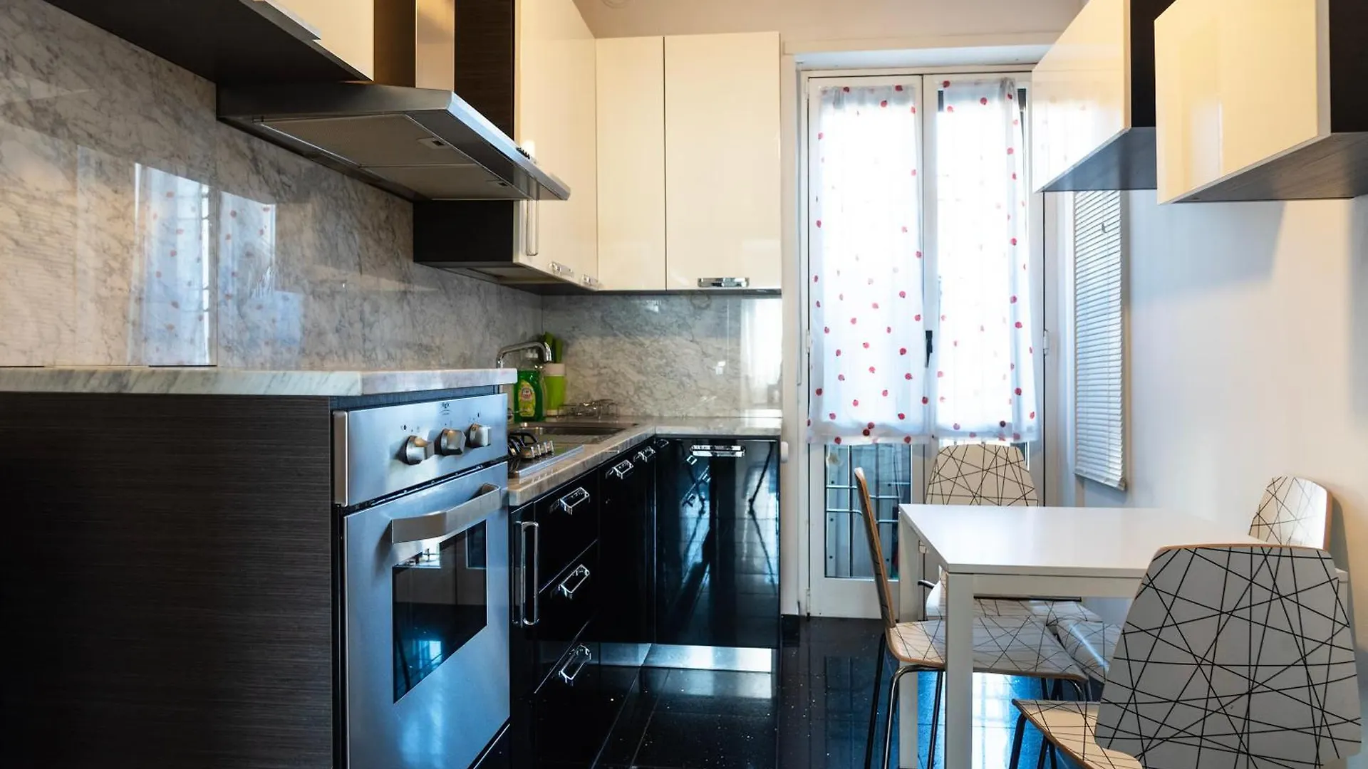 Youhosty - Populonia 10 Milán Apartmán